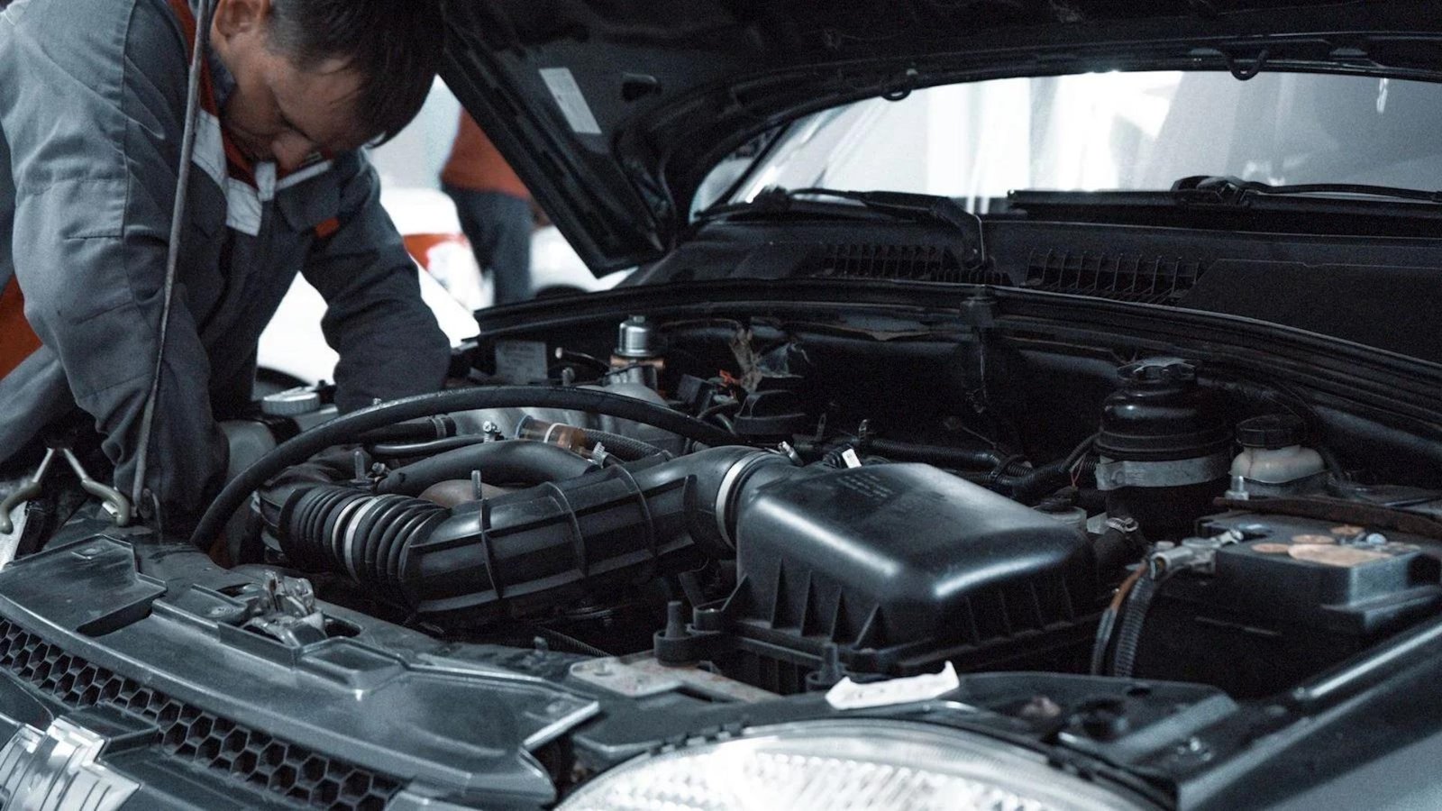 Top Signs Your Car Engine Needs Repairs